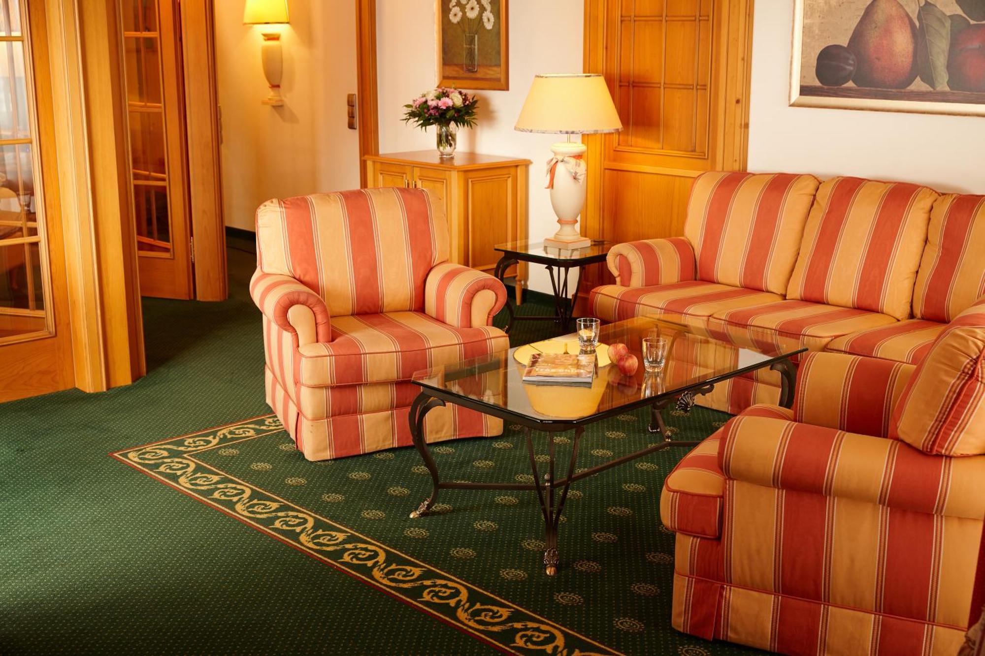 Wellness & Genuss Resort - Engel Obertal Баїрсбронн Екстер'єр фото