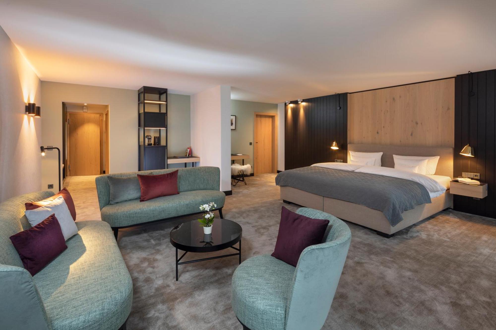 Wellness & Genuss Resort - Engel Obertal Баїрсбронн Номер фото